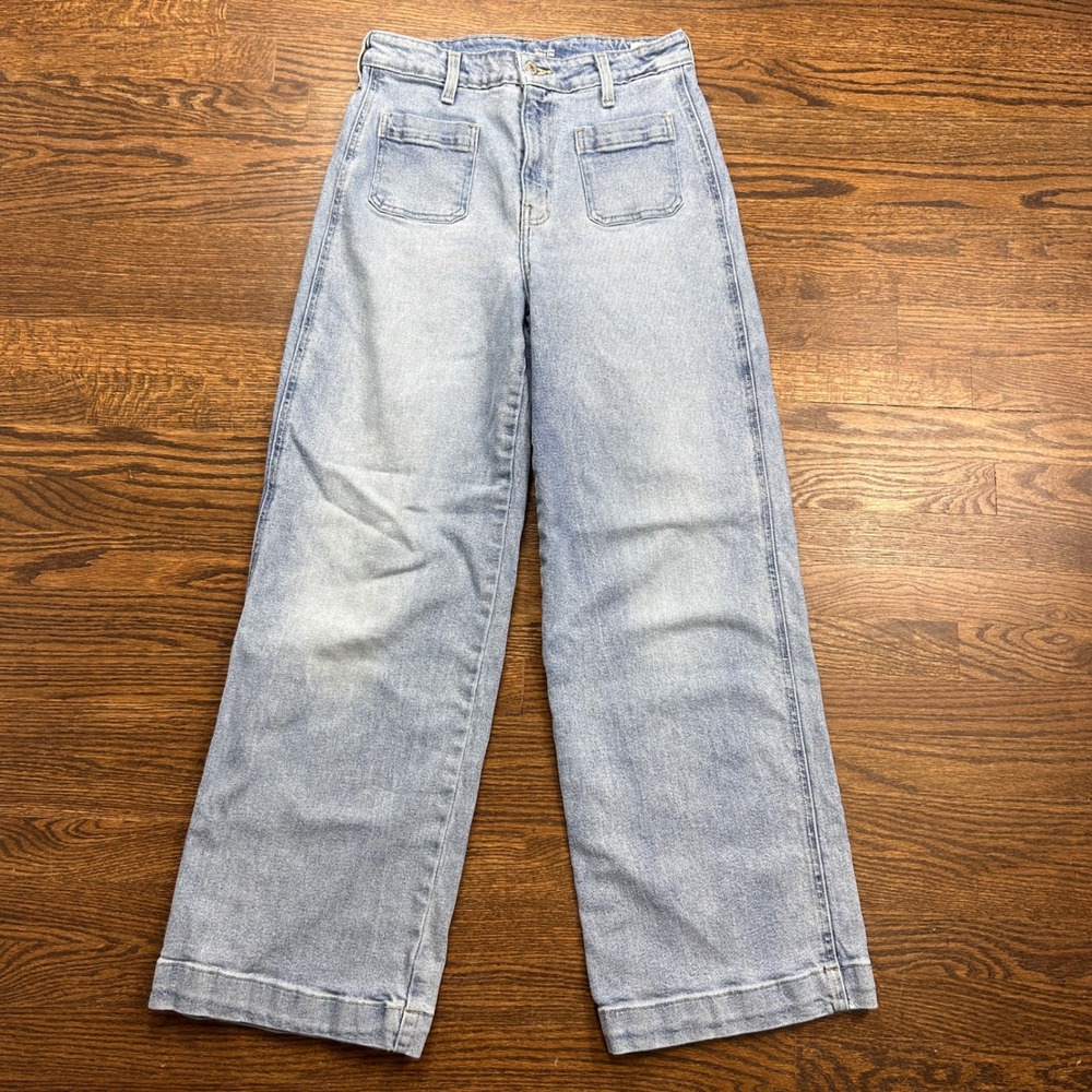 Old Navy Extra High Rise Wide Leg Jeans Womens 8 Light Wash Front Patch Pocket